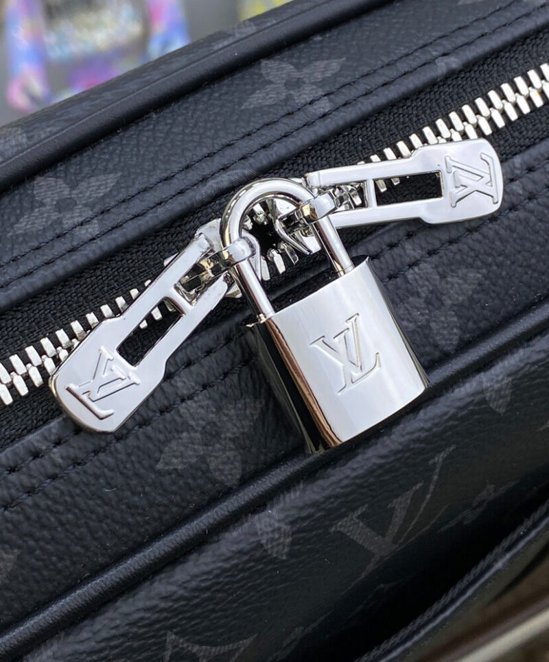 Louis Vuitton Porte-Documents Voyage PM M46457 Black